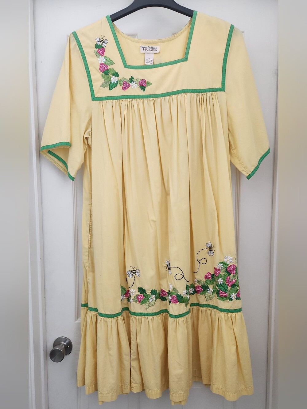 Vintage Bechamel Dress, XL, Strawberries And Bees Embroidery, 100% Cotton